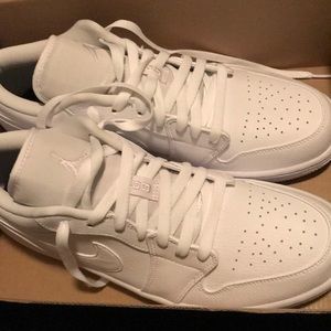 Men’s Jordan 1 low All white